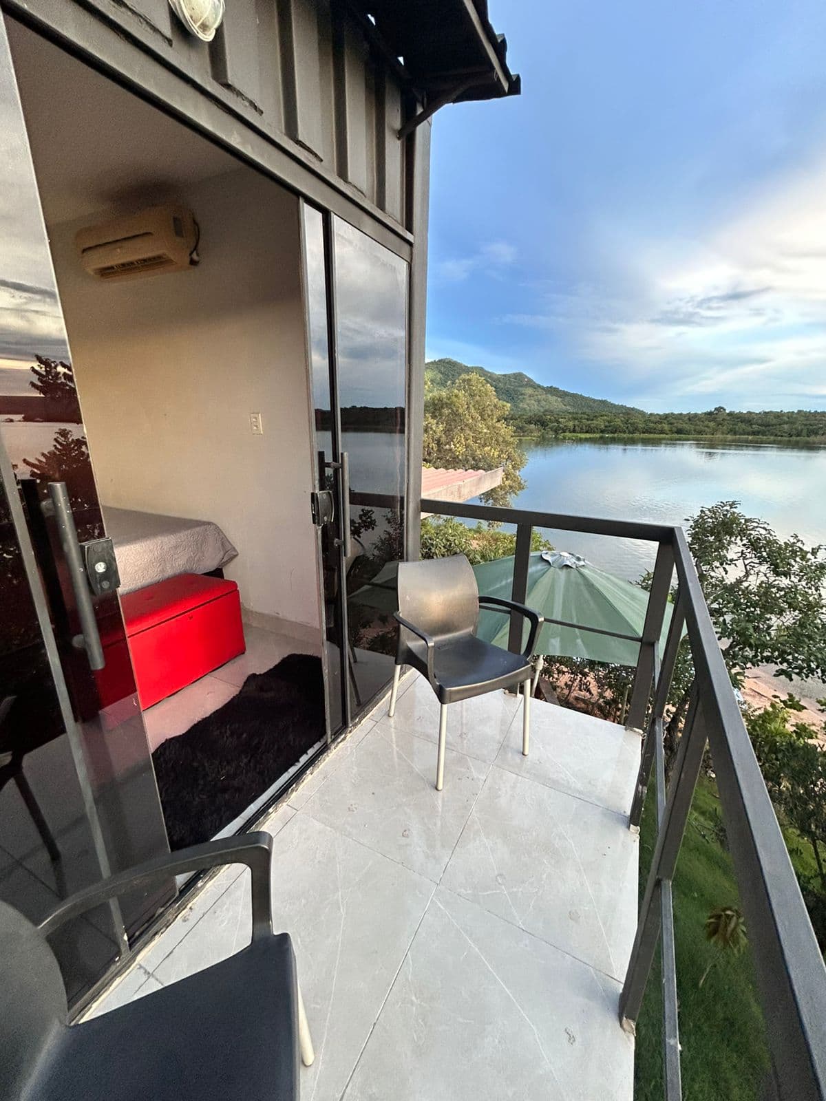 Chácara à beira do lago de Palmas com pier e área de lazer – km 31 sentido Lageado