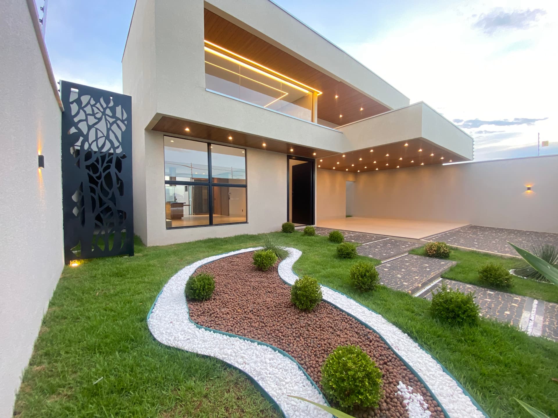 Casa alto padrão 3 quartos com suíte master, SPA e planejados na 1603 Sul em Palmas