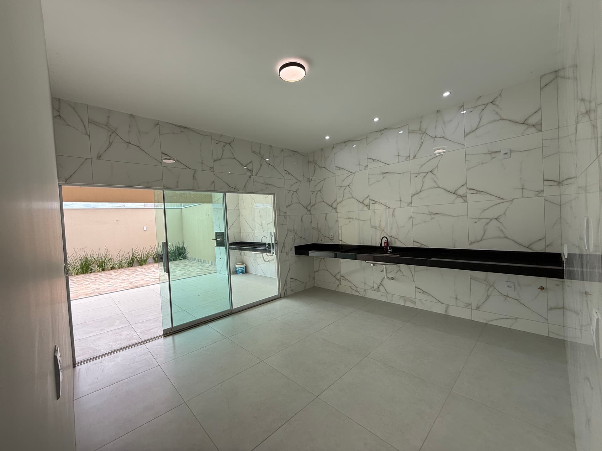Casa 3 quartos com piscina e suíte americana na 1503 Sul