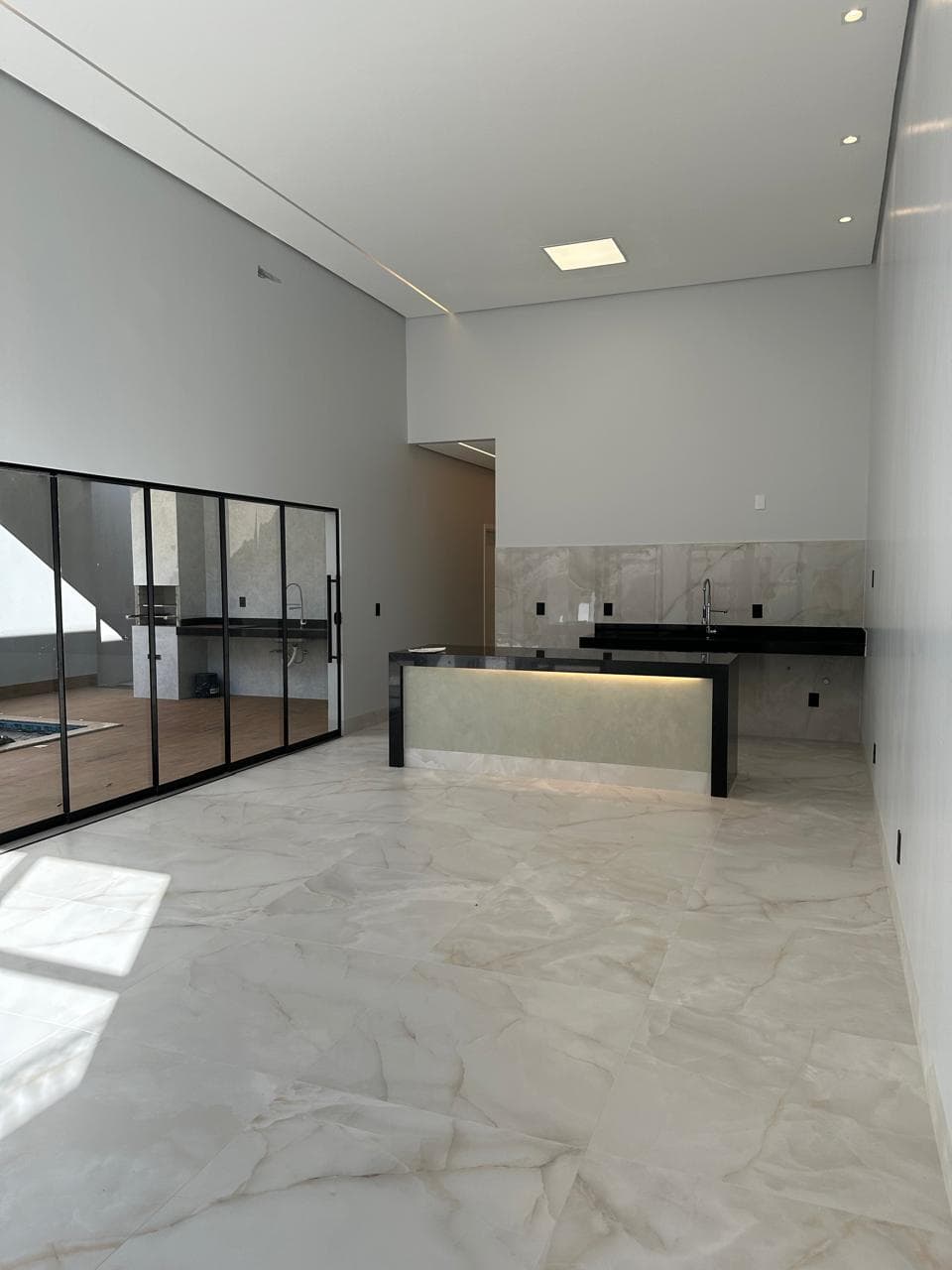 Casa nova 3 suítes com piscina e acabamento de alto padrão na 1205 Sul