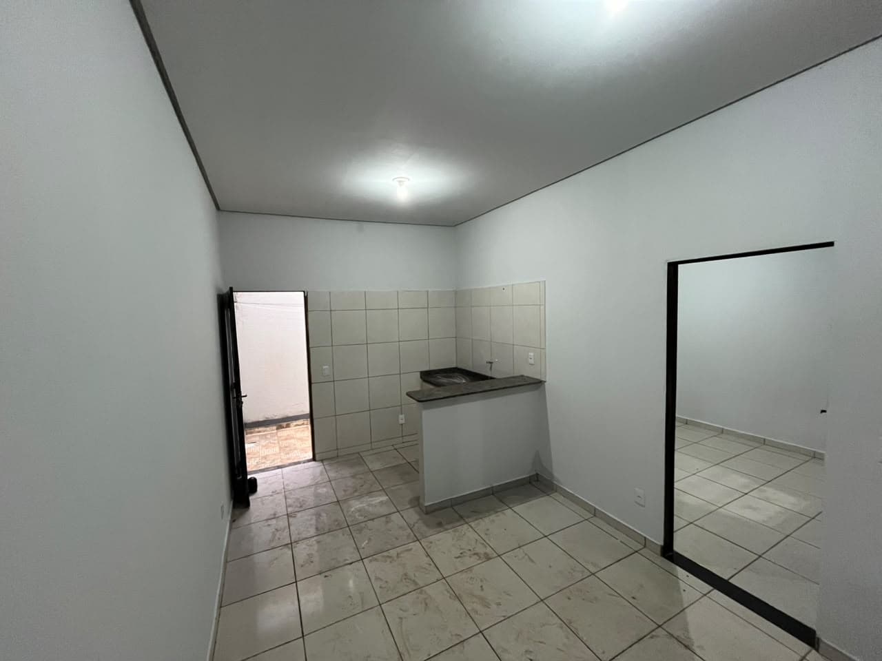 Kitnet com 2 Cômodos e Garagem Coberta na 1104 Sul – Palmas-TO