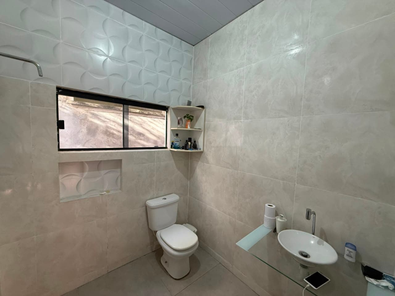 Casa em Lote Grande de 360m² com 2 Suítes na 1103 Sul