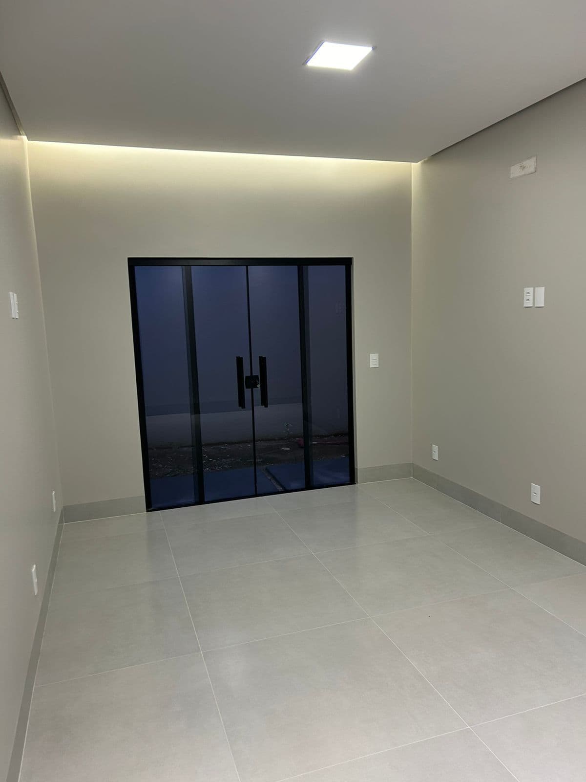 Casa de alto padrão 3 quartos com piscina e closet na 507 Sul