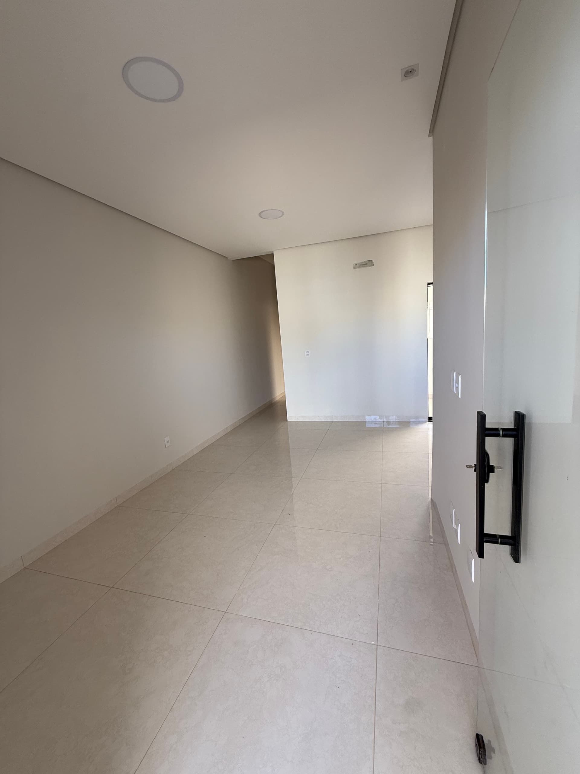Casas novas com 2 quartos e suíte