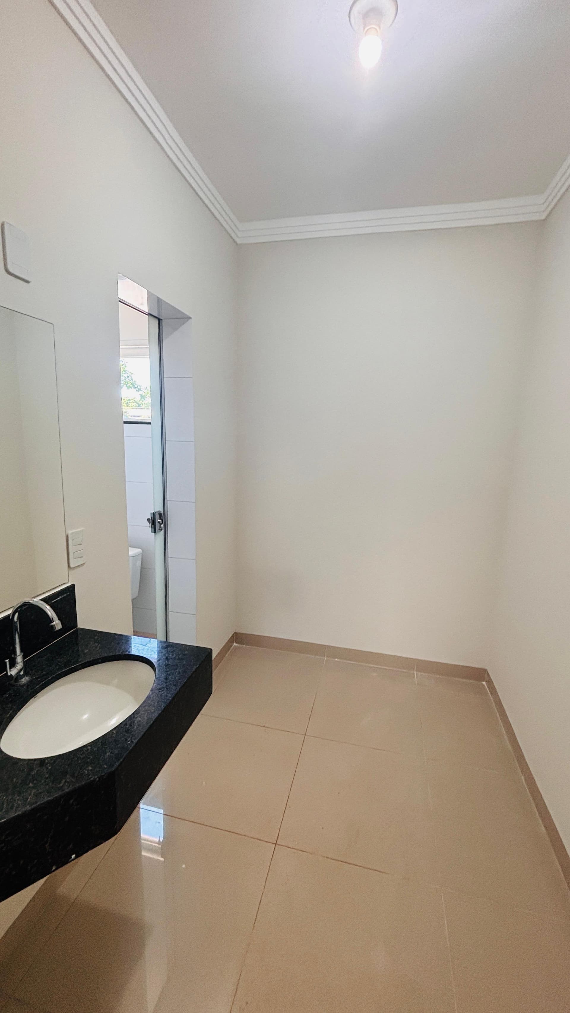 Sobrado com 3 Quartos e Closet à Venda na 110 Sul – Palmas/TO
