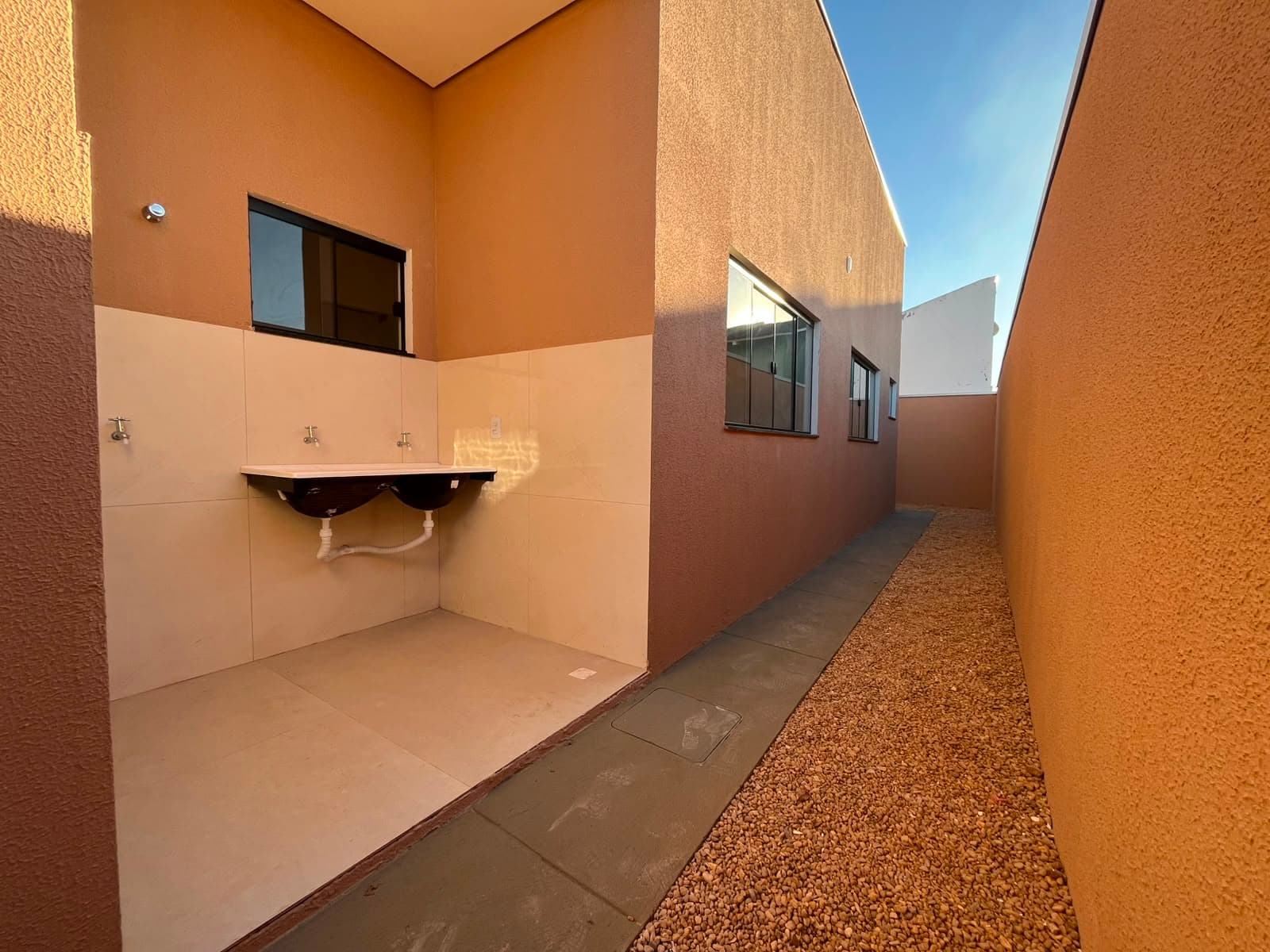 Casa nova com 2 quartos e churrasqueira no Bertaville, em Palmas/TO