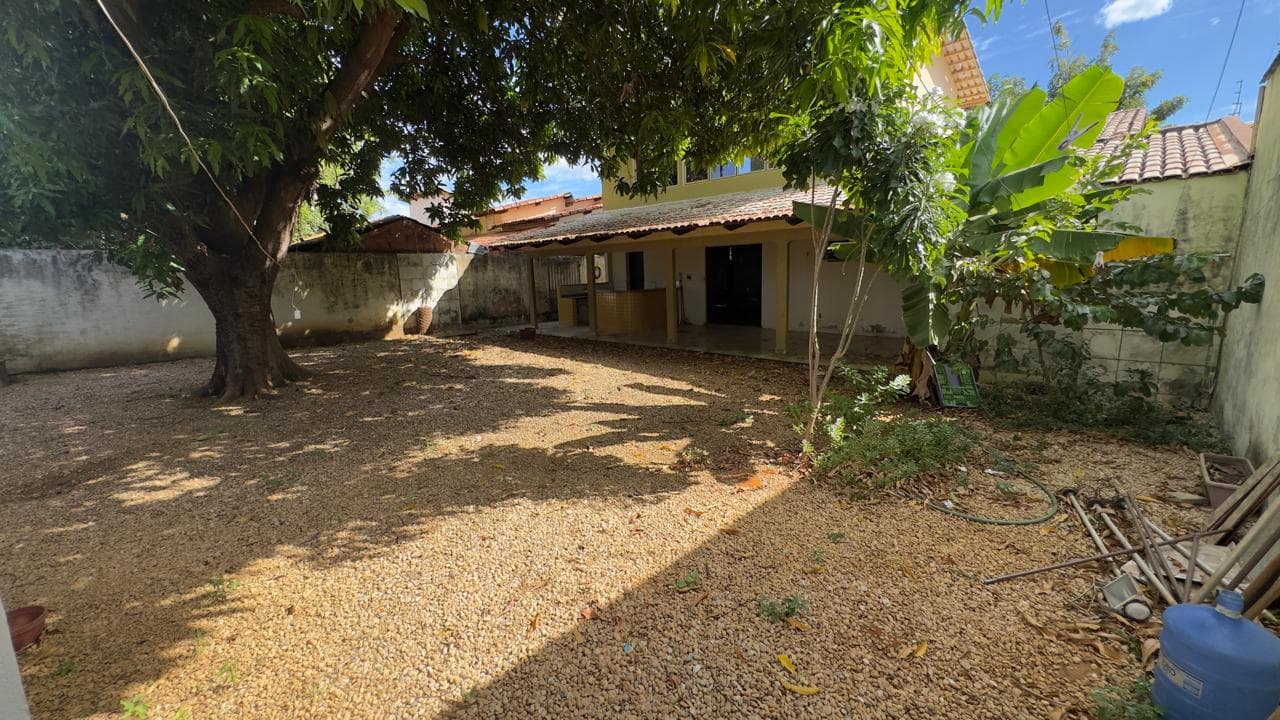Sobrado com 4 quartos e lote de 450 m² à venda na 208 Norte – Palmas/TO