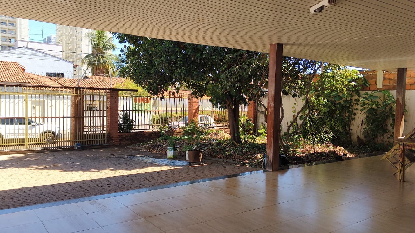 Casa com 4 quartos e amplo terreno à venda na 105 Norte – Palmas/TO