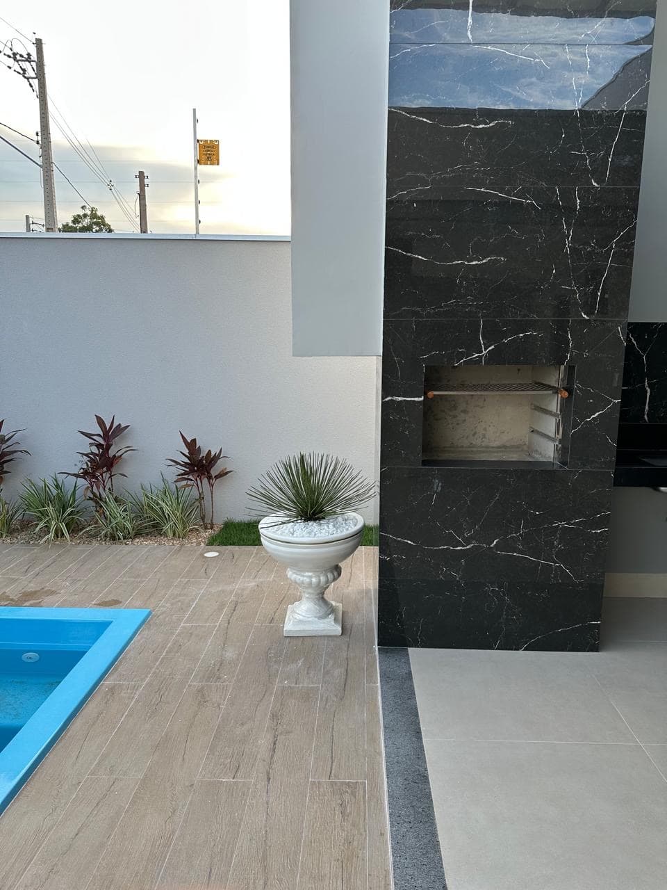 Casa nova com 3 quartos, piscina e espaço gourmet na 1601 Sul em Palmas
