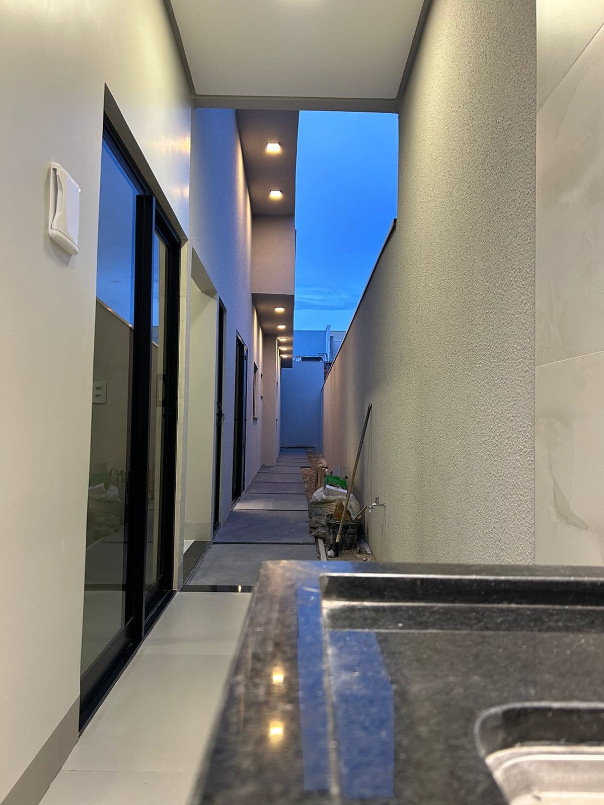 Casa de alto padrão 3 quartos com piscina e closet na 507 Sul