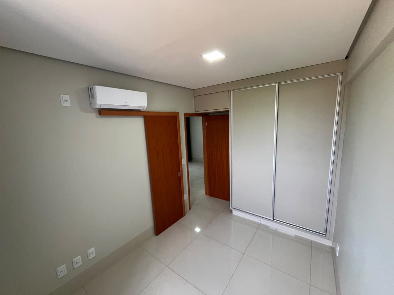 Apartamento Semimobiliado com 2 Quartos no Residencial Serra do Carmo – 305 Sul, Palmas-TO