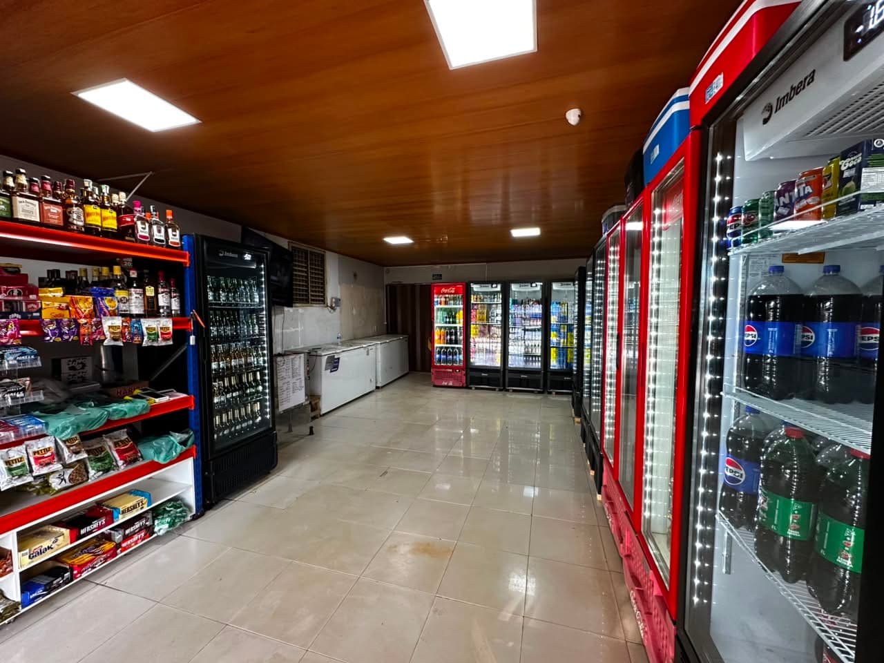 Estrutura Comercial Completa com Energia Solar e Equipamentos de Alto Padrão