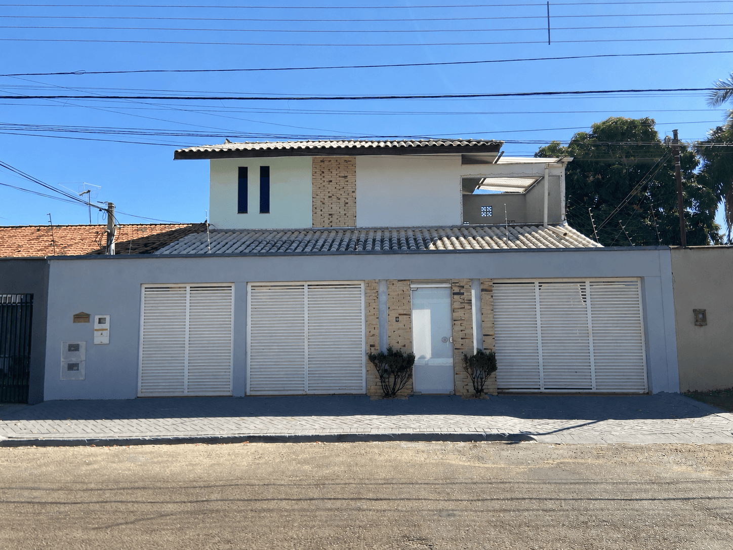 Sobrado com 5 Quartos, 4 Suítes, Piscina e Área Gourmet à Venda na 110 Sul – Palmas/TO