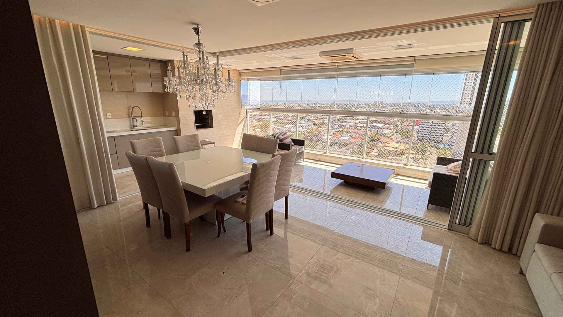 Apartamento de alto padrão semimobiliado à venda no Arte 21 Residence, 204 Sul – Palmas/TO
