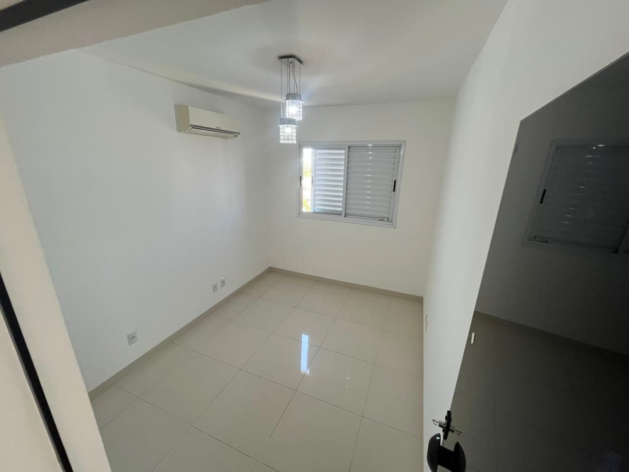 Apartamento de 2 quartos com suíte e planejados no Royal – 105 Norte, Palmas/TO