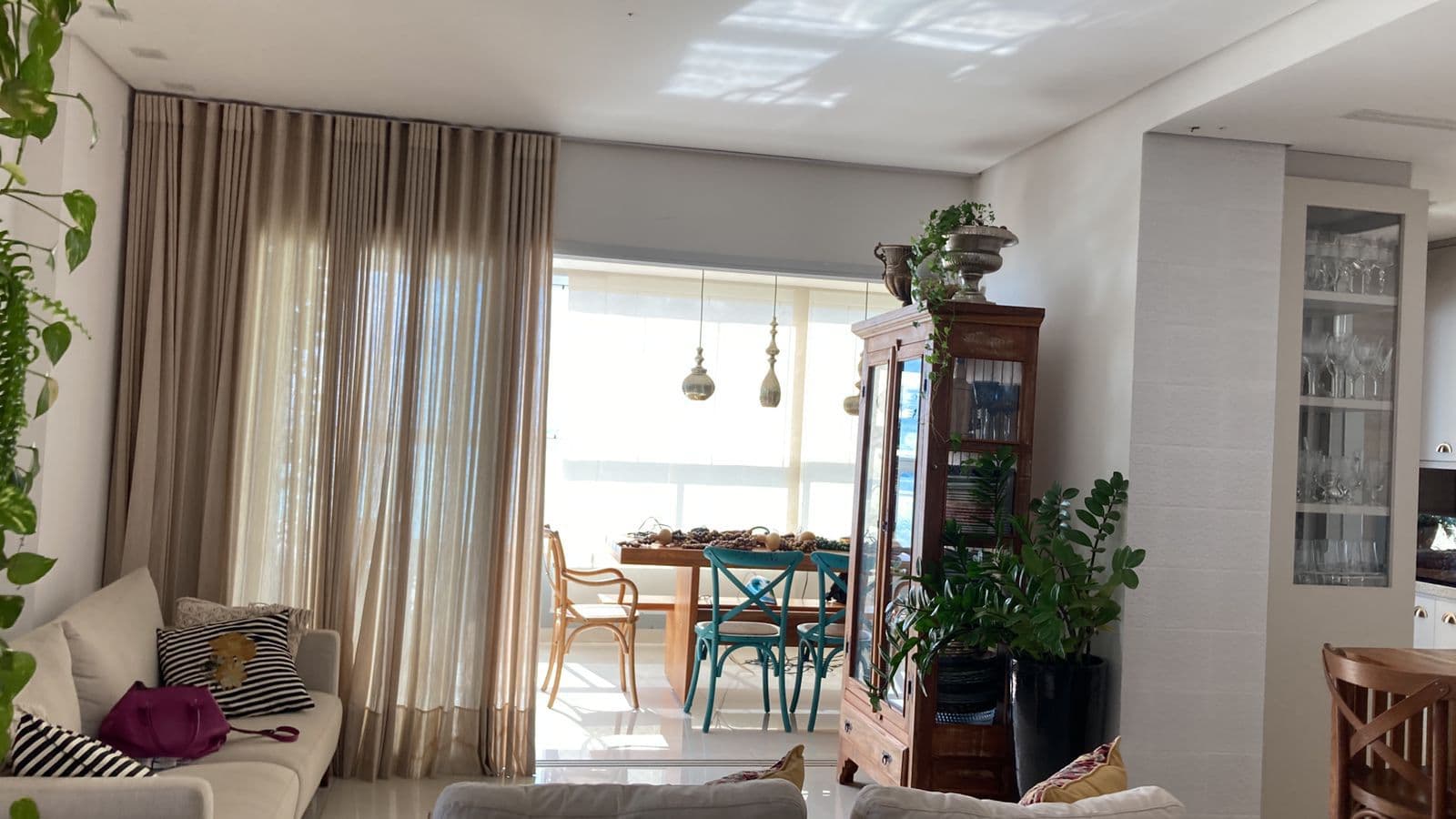 Apartamento de alto padrão 3 suítes mobiliado no Imperador do Lago