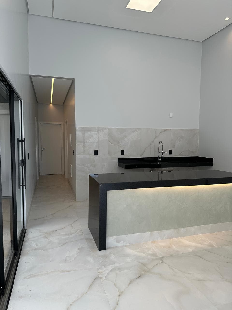 Casa nova 3 suítes com piscina e acabamento de alto padrão na 1205 Sul