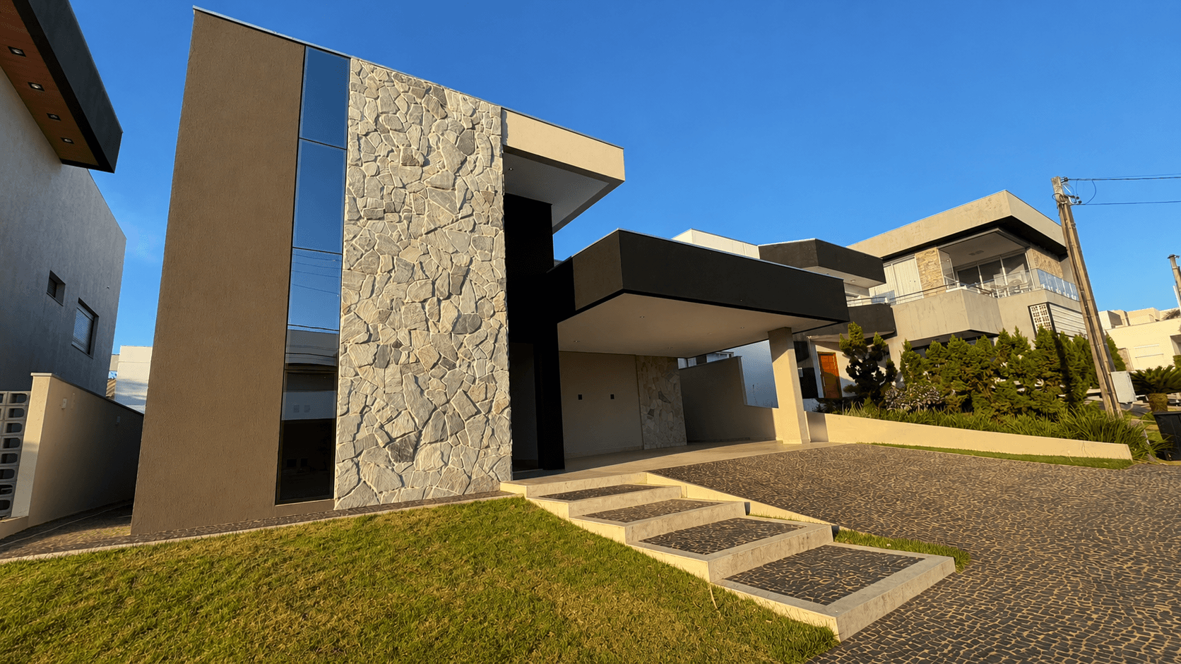Casa de Alto Padrão à Venda no Condomínio Mirante do Lago – 4 Suítes, Piscina e Área Gourmet | Palmas/TO