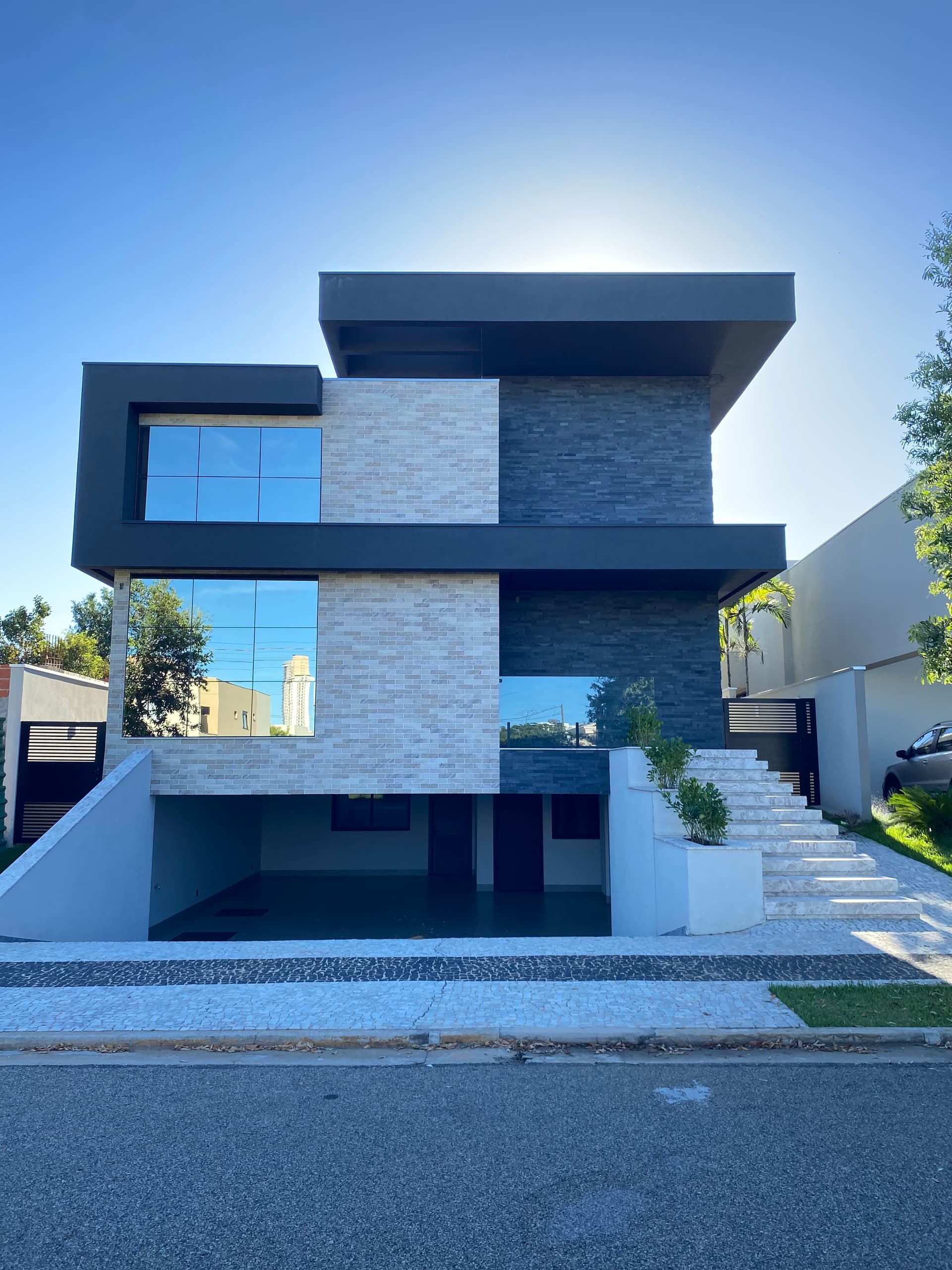 Casa térrea de alto padrão com 4 suítes no Alphaville 1 em Palmas