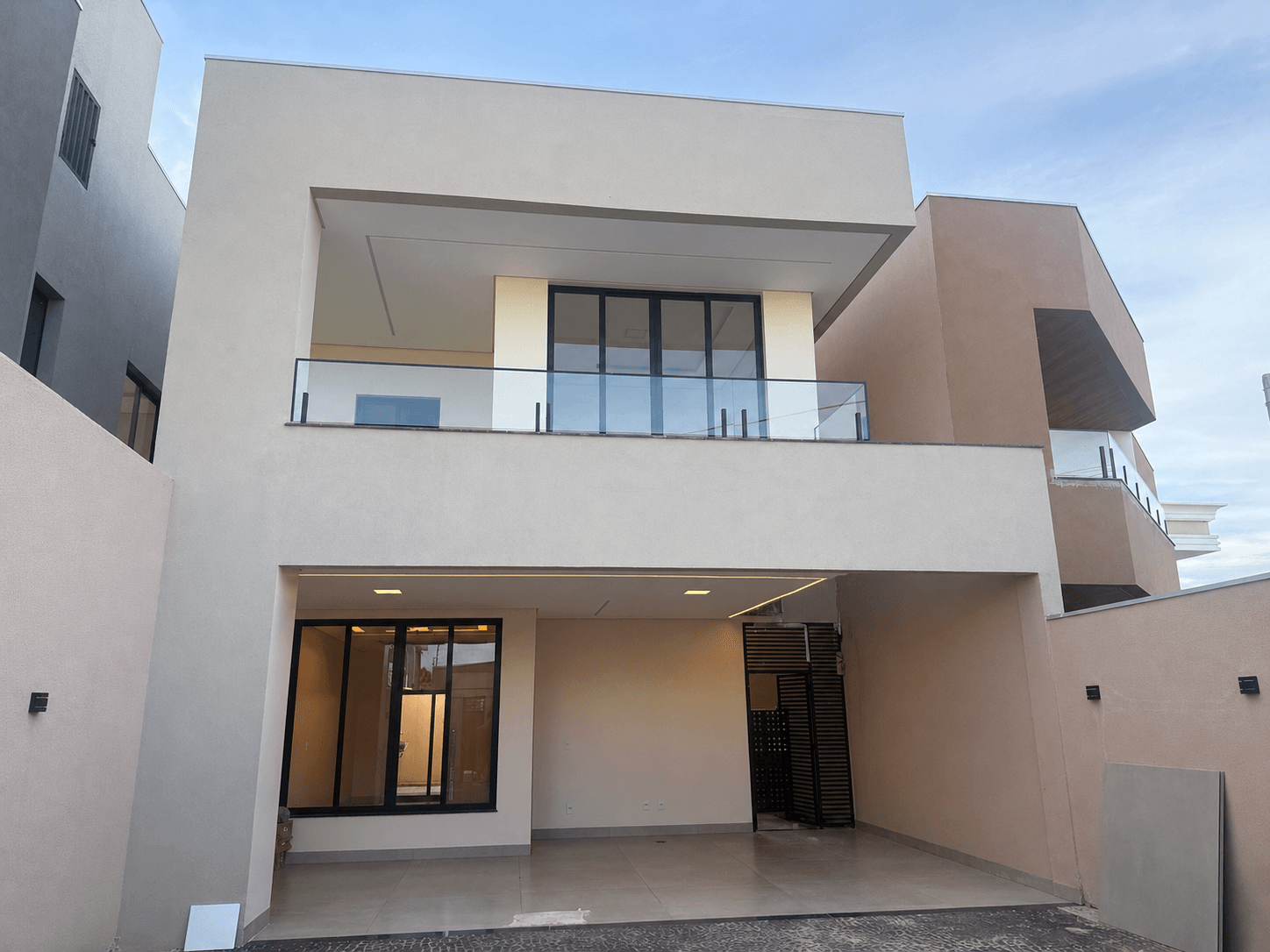 Sobrado 3 suítes e área gourmet na 505 Sul em Palmas – alto padrão
