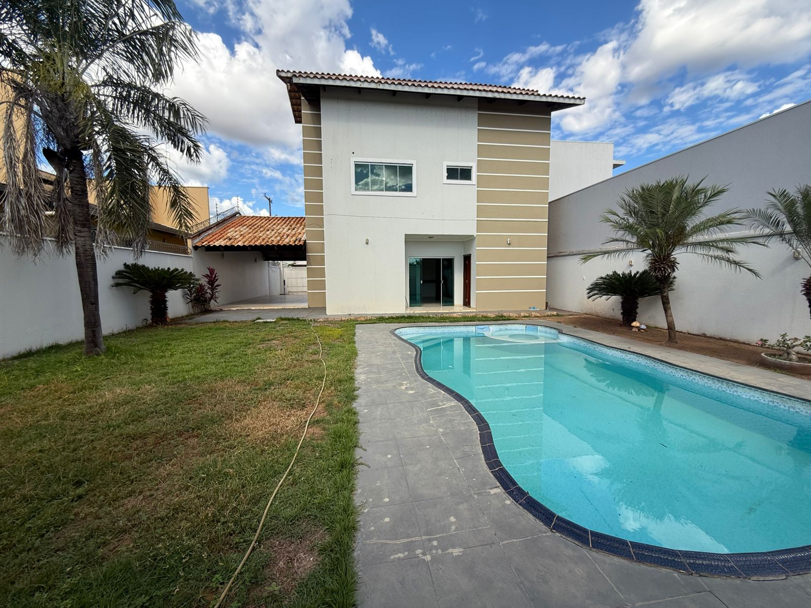 Casa de Alto Padrão com 4 Quartos e Piscina à Venda na 309 Sul – Palmas/TO