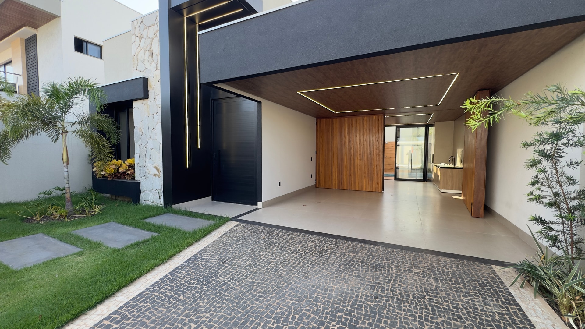 Casa alto padrão com 4 quartos, piscina e área gourmet na 505 Sul em Palmas