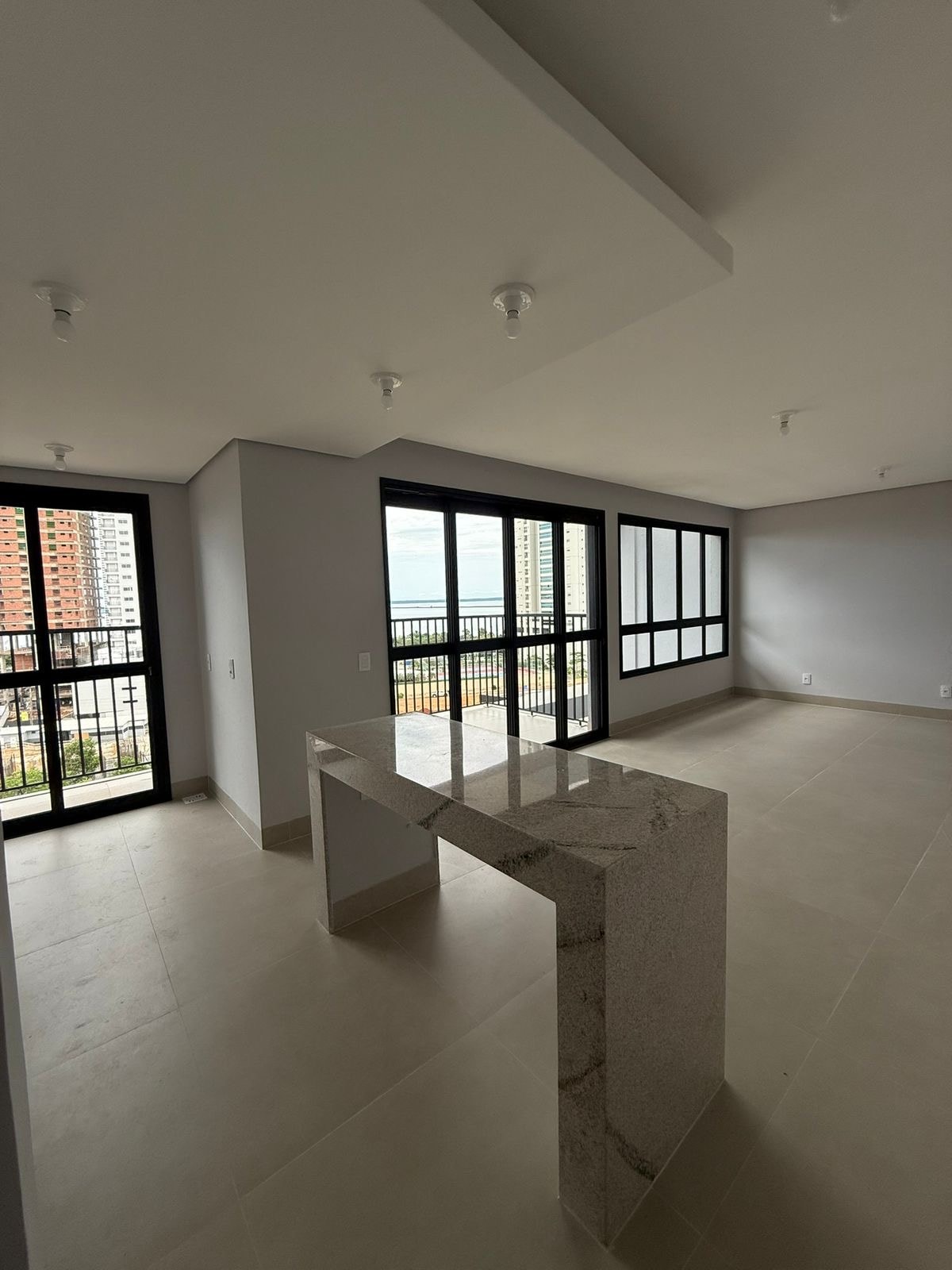 Apartamento com 3 Quartos e Vista para o Lago à Venda na Praia Graciosa – Palmas/TO