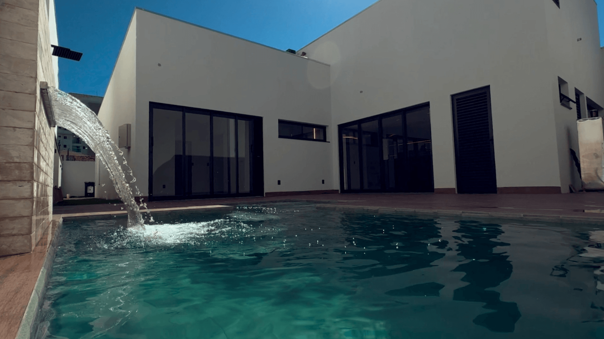 Casa Nova de Alto Padrão com Energia Solar e Piscina Aquecida à Venda na 110 Norte – Palmas/TO