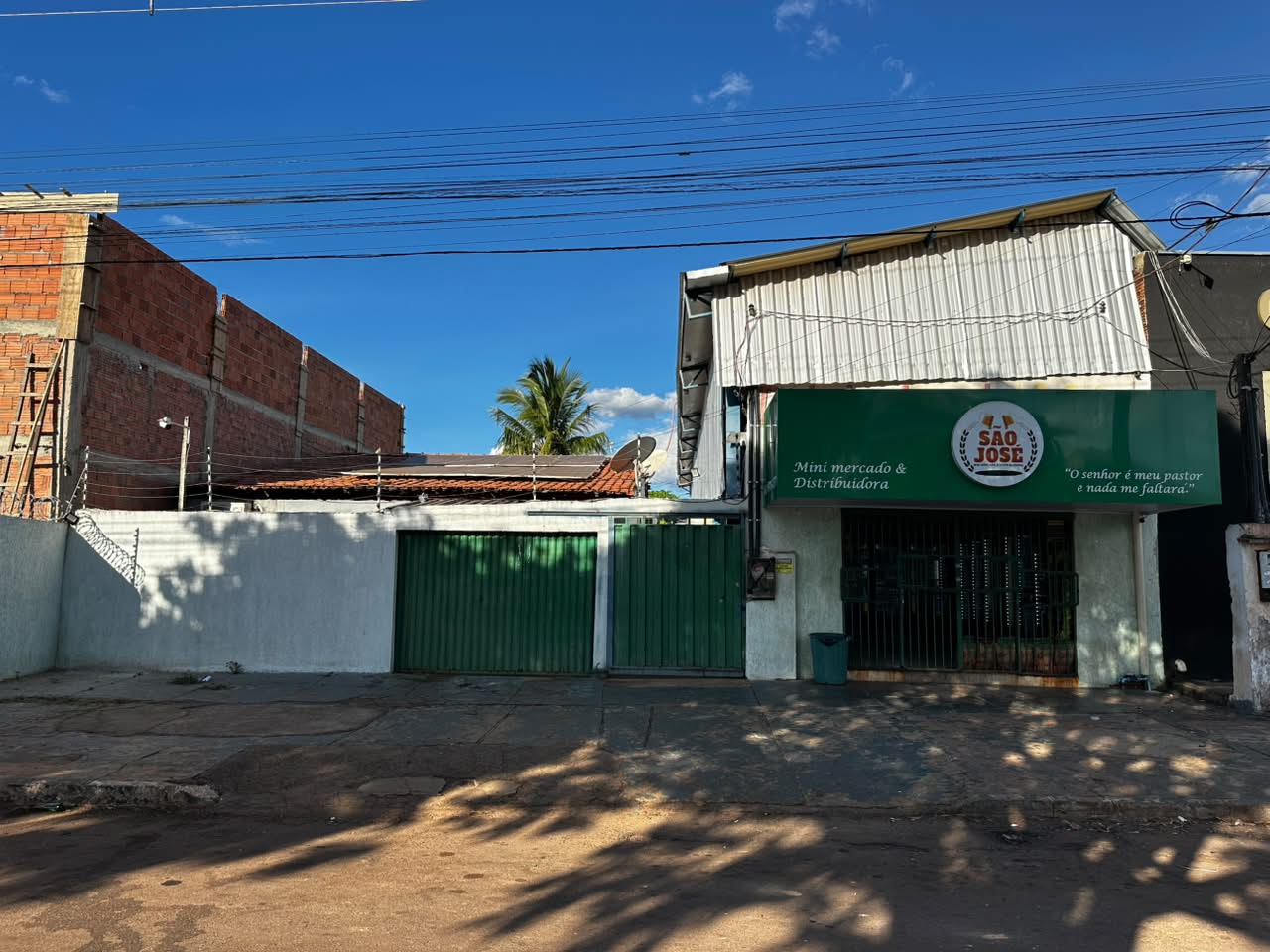 Estrutura Comercial Completa com Energia Solar e Equipamentos de Alto Padrão