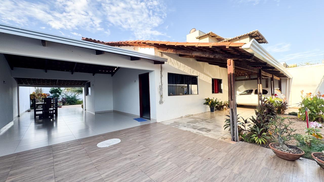 Casa Espaçosa na 309 Sul | 465 m² de Terreno | Energia Solar e Garagem para 4 Carros