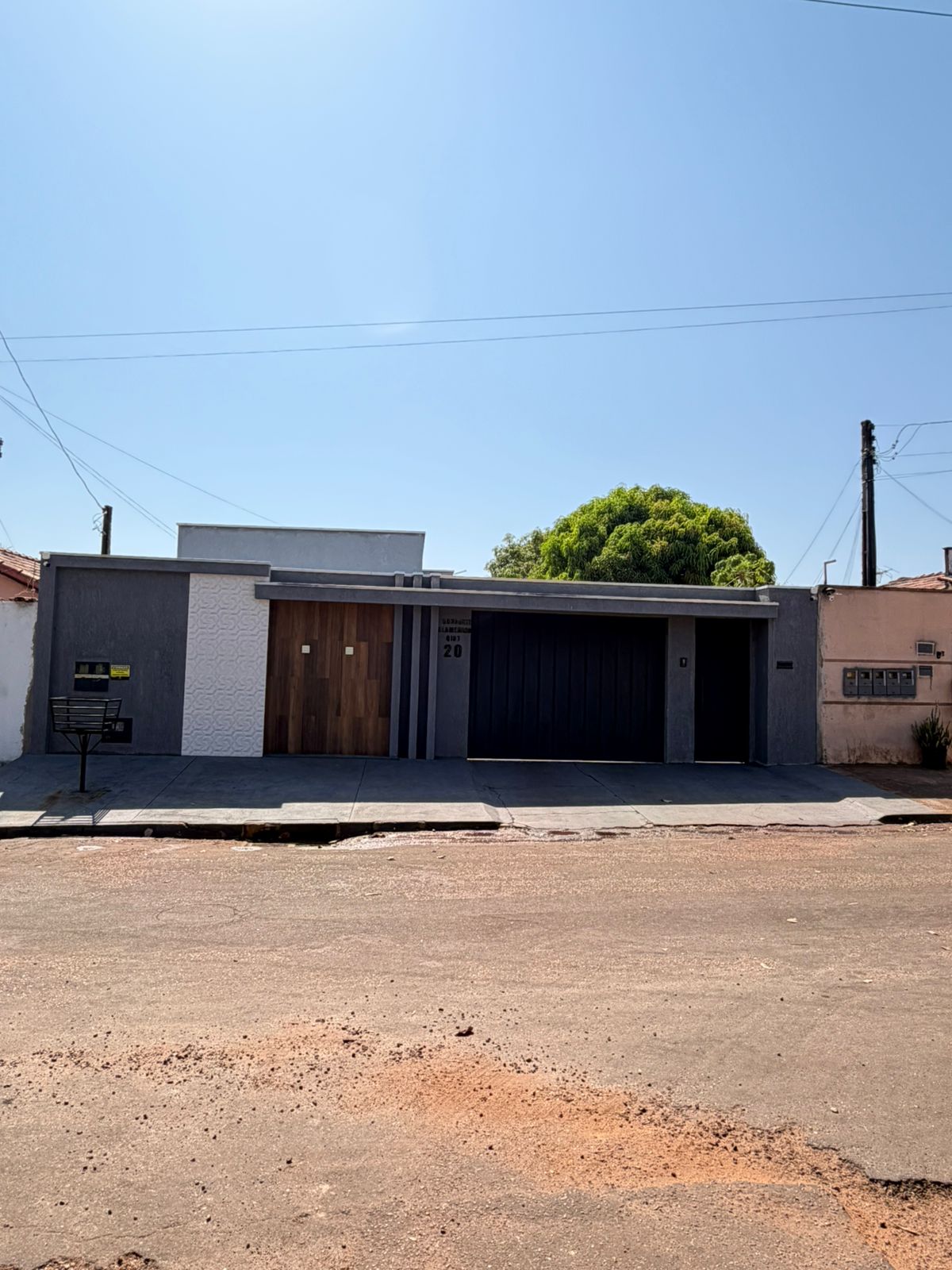 Casa ampla e confortável com 6 quartos na região norte com placa solar
