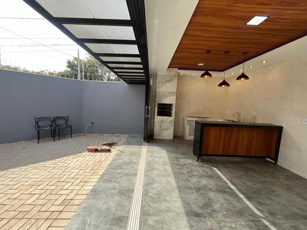 Casa à Venda na 1404 Sul – Palmas/TO | 3 Quartos, Espaço Gourmet e Pé-Direito Alto