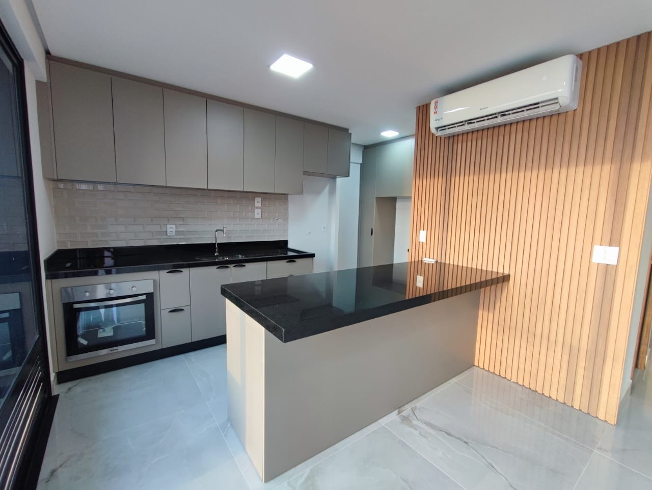 Apartamento Urban Terraço 3 quartos com vista para o Lago na Orla de Palmas