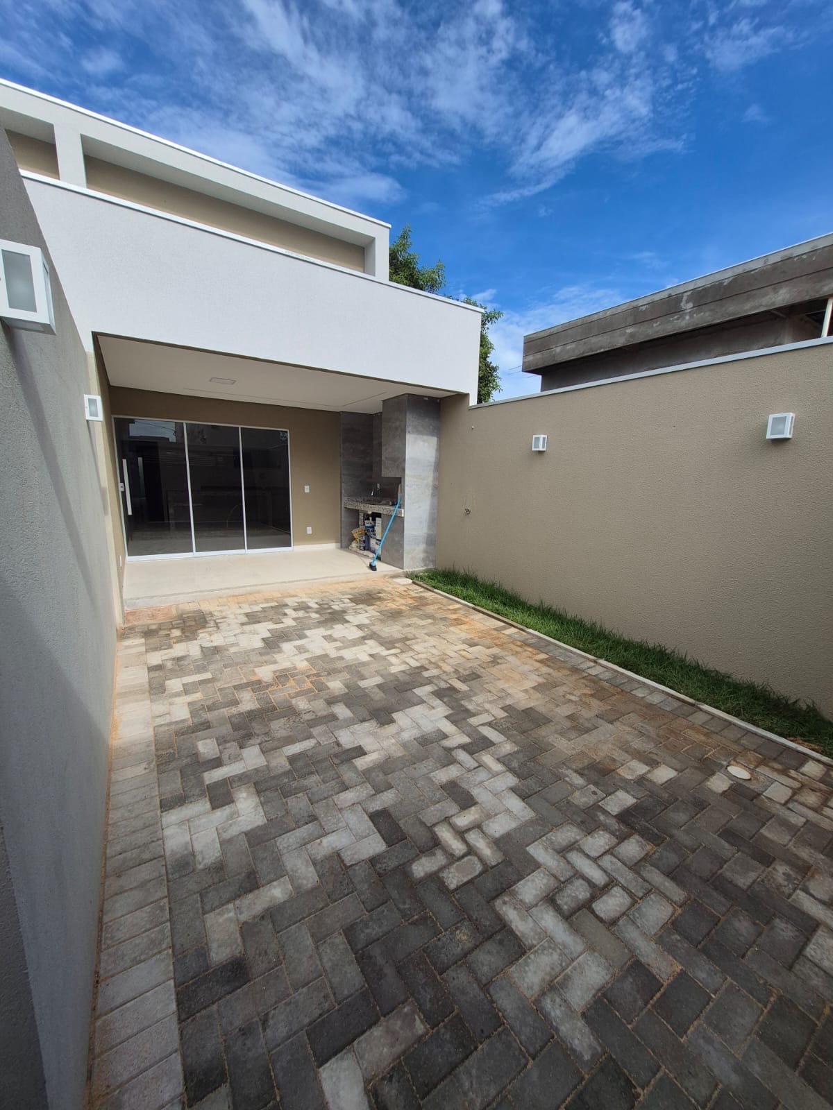 Casa 3 quartos com suíte e área gourmet na 1504 Sul em Palmas – pé direito alto