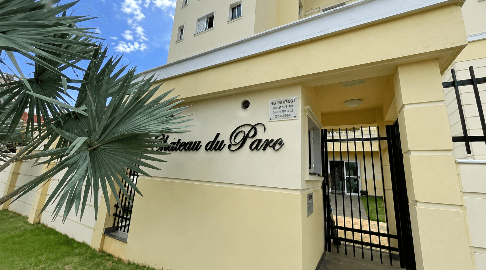 Apartamento com 2 quartos e área de lazer no Residencial Chateau du Parc em Palmas