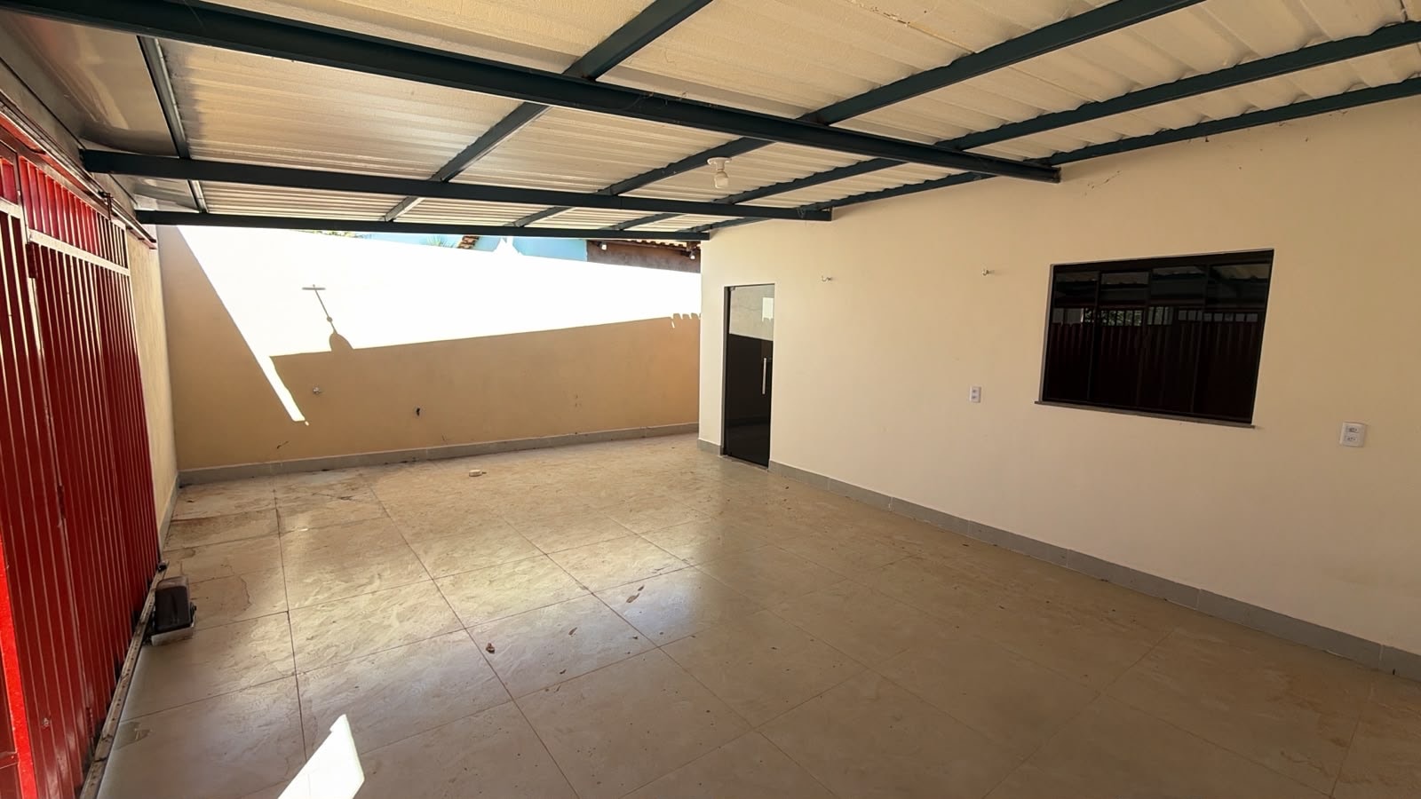 Casa com 2 quartos, suíte e área de lazer no Aureny IV em Palmas
