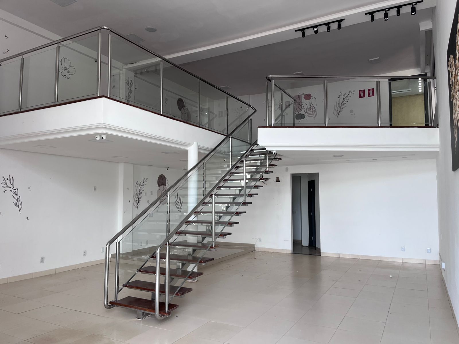 Sala comercial térrea de 160 m² para locação na 104 Sul em Palmas – TO