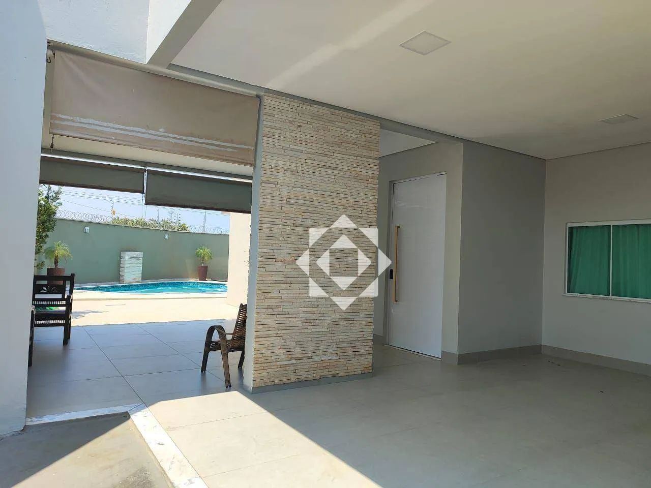 Casa de esquina com 3 suítes e energia solar na 407 Sul em Palmas