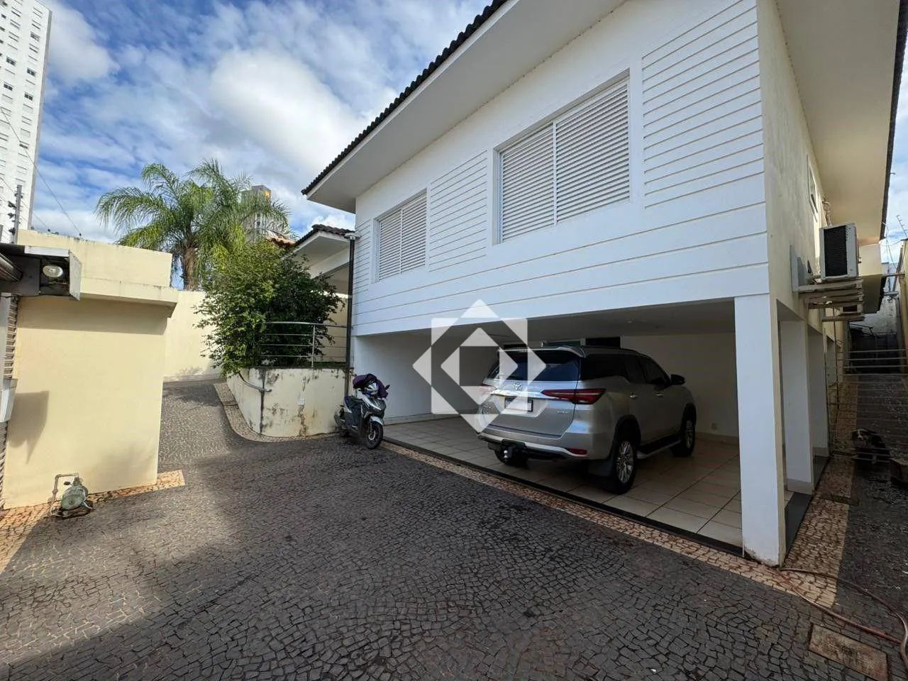 Casa com 3 suítes e energia solar na 404 Sul em Palmas
