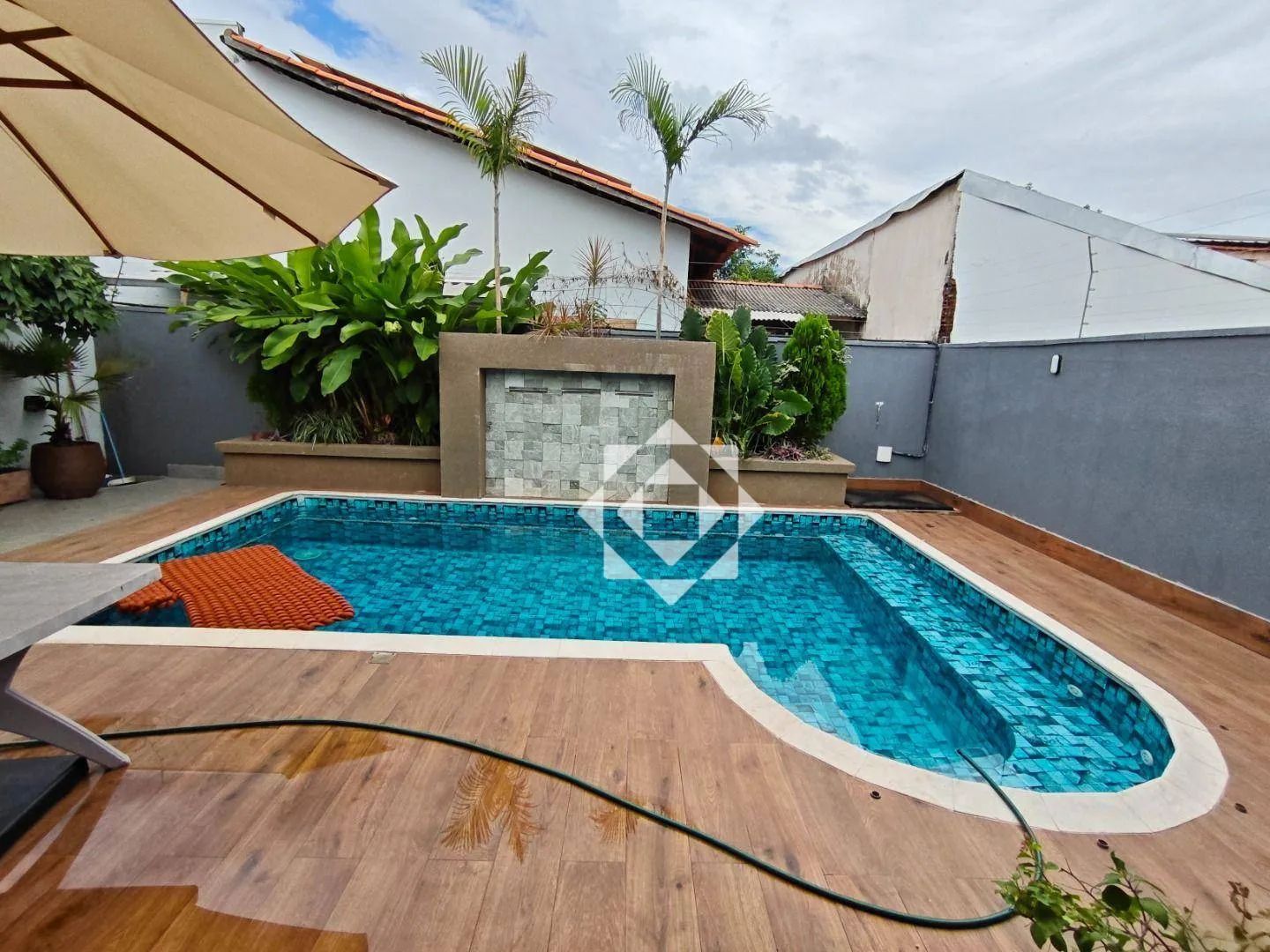 Casa com 3 quartos, piscina e área gourmet na ARSO 42 (405 Sul) em Palmas