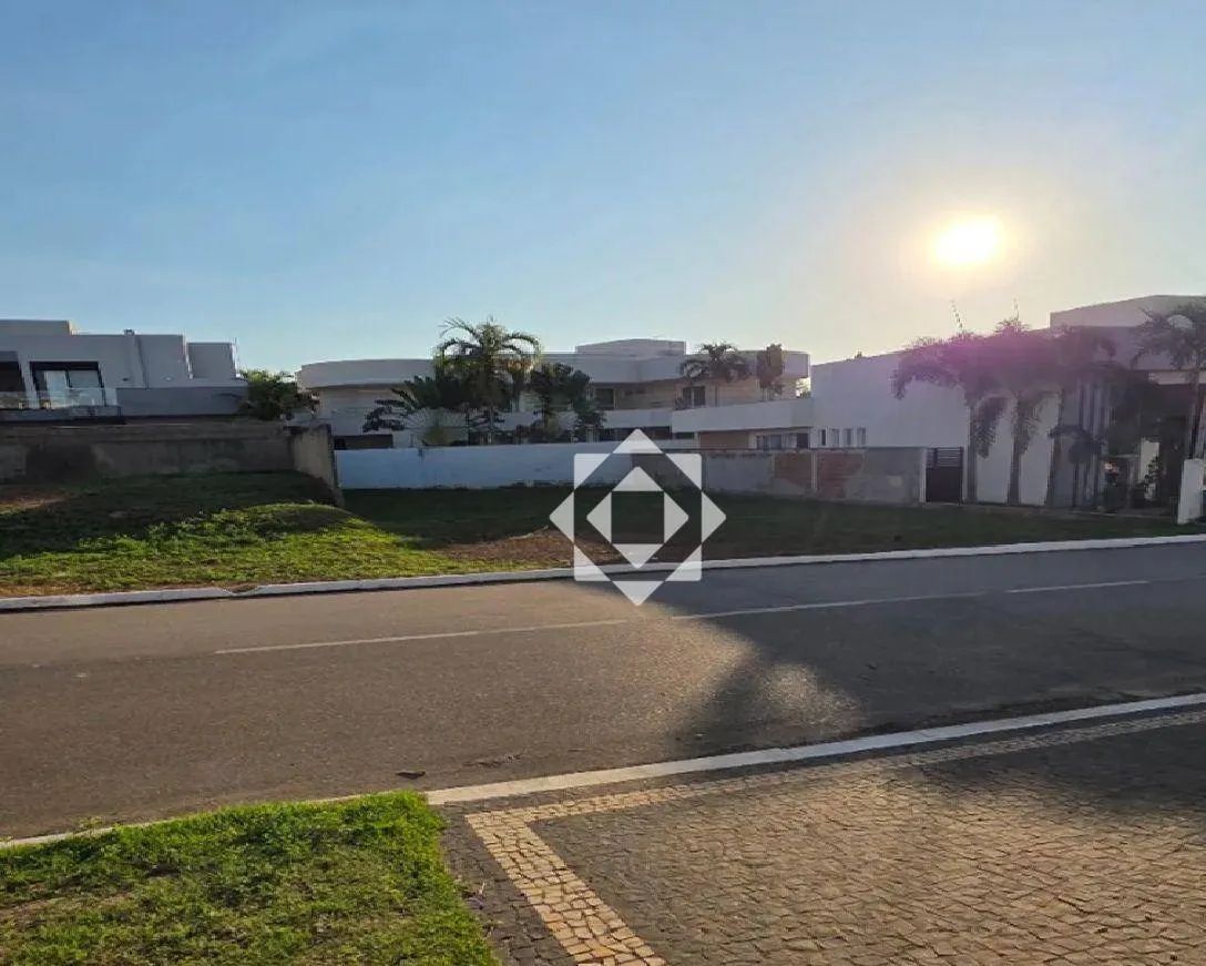 Terreno 420 m² em condomínio alto padrão à venda no Mirante do Lago em Palmas