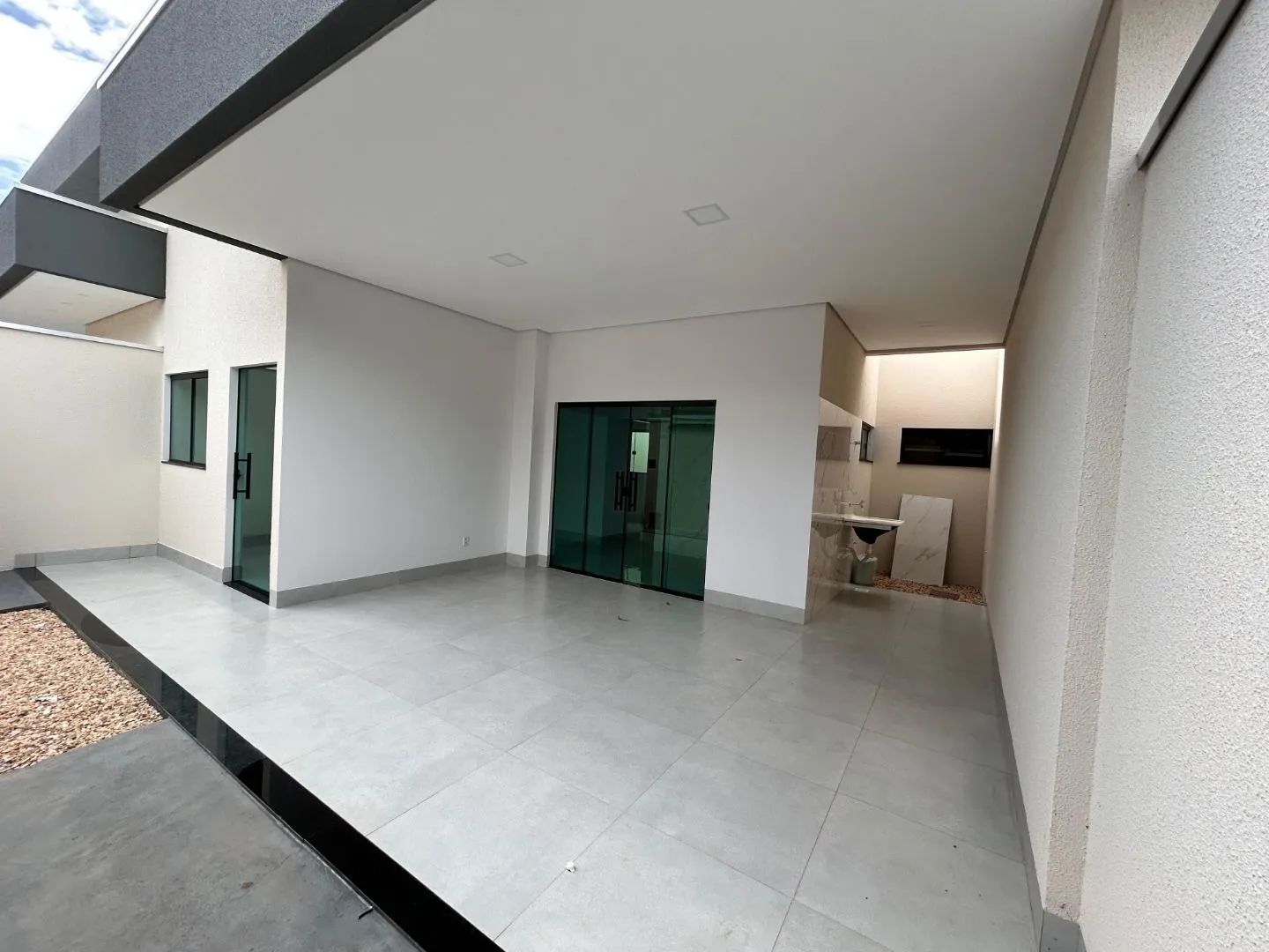Casa com 2 quartos e suíte com acabamento moderno em Palmas