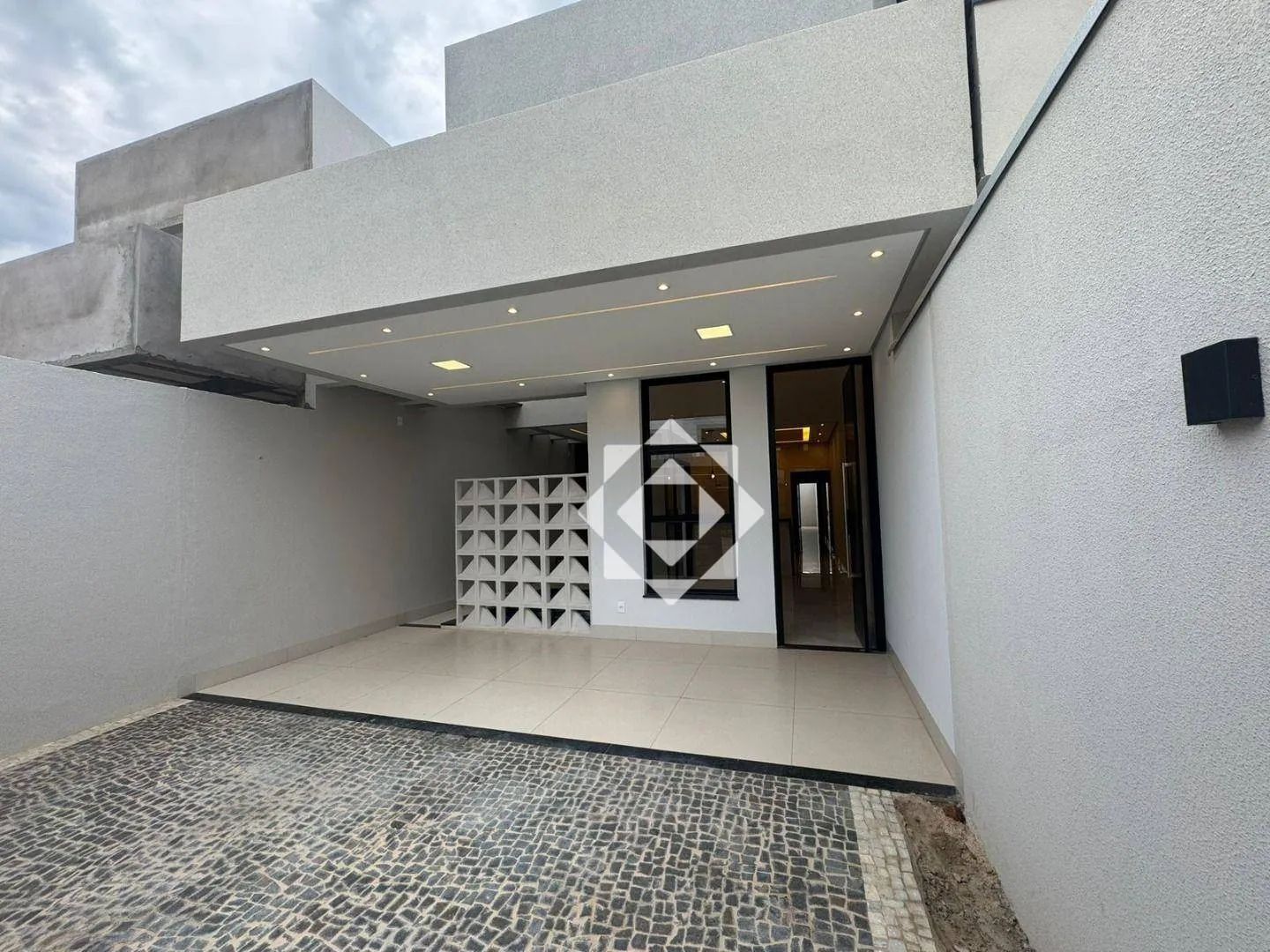 Casa com 3 suítes, piscina e design contemporâneo na região Sul de Palmas