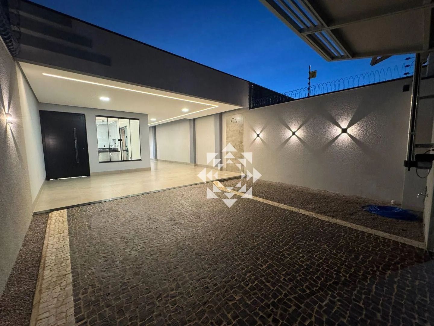 Casa Moderna com 3 Suítes e Acabamento de Alto Padrão na ARNE 24 (208 Norte) - Palmas/TO