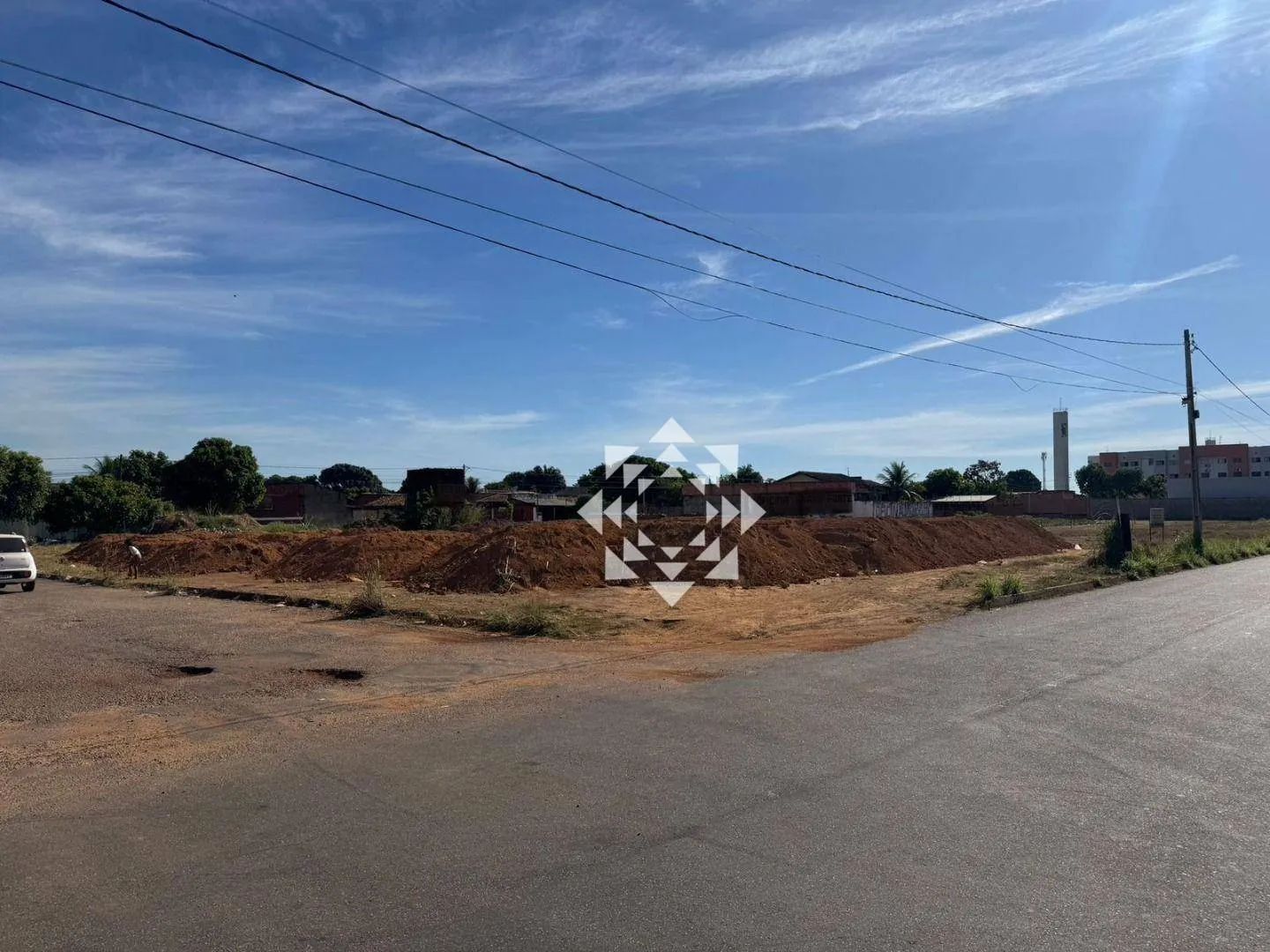 Terreno comercial de 2.349 m² com frente para avenida em Taquaralto