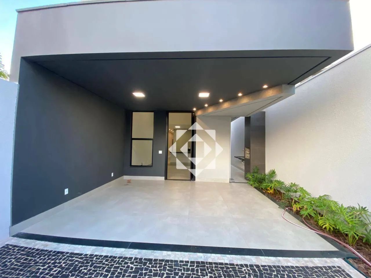 Casa moderna com 3 suítes e lazer completo na ARSO 52 (505 Sul) em Palmas