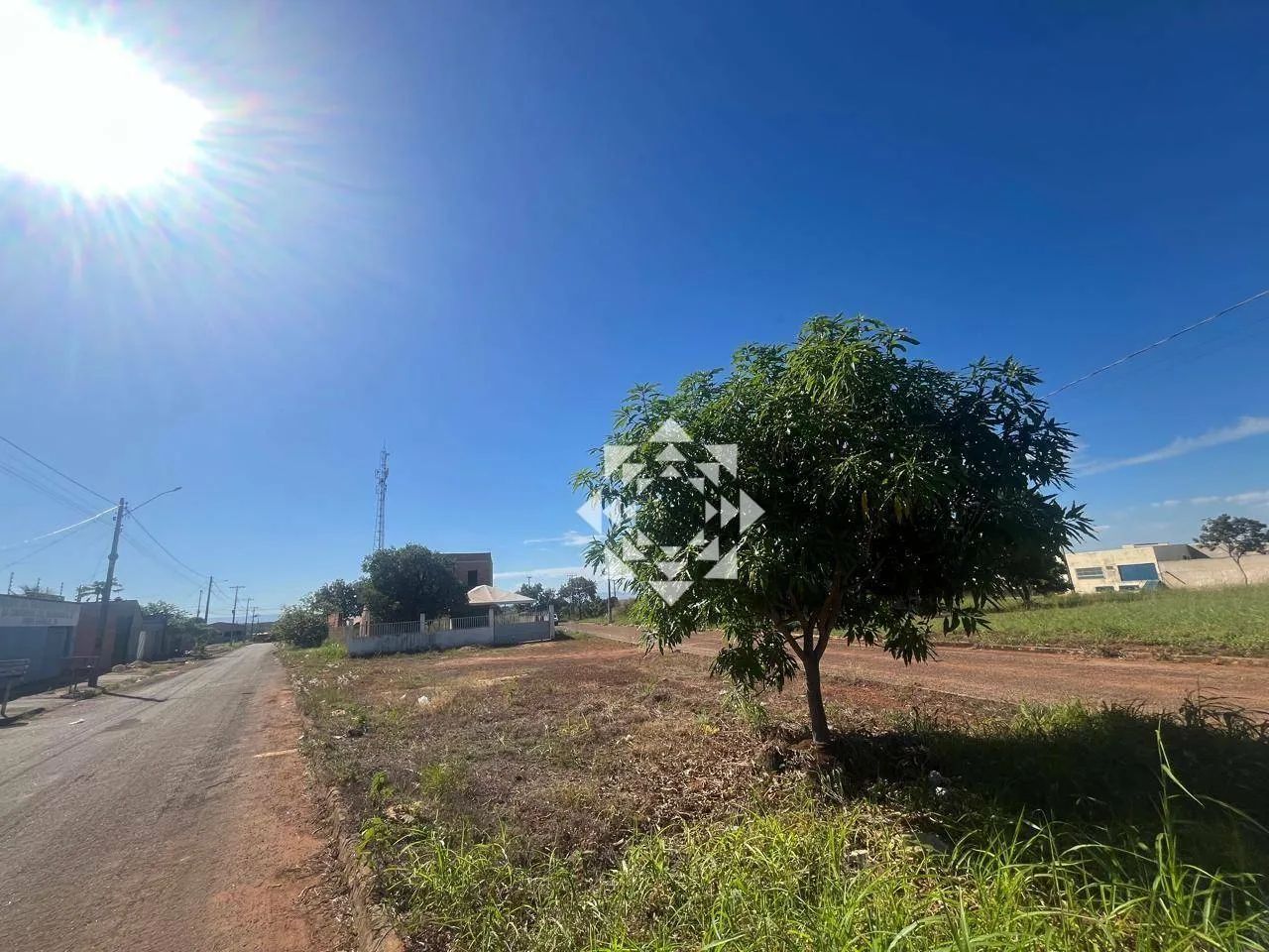 Terreno 300 m² multifamiliar à venda em Luzimangues no Jardins do Lago