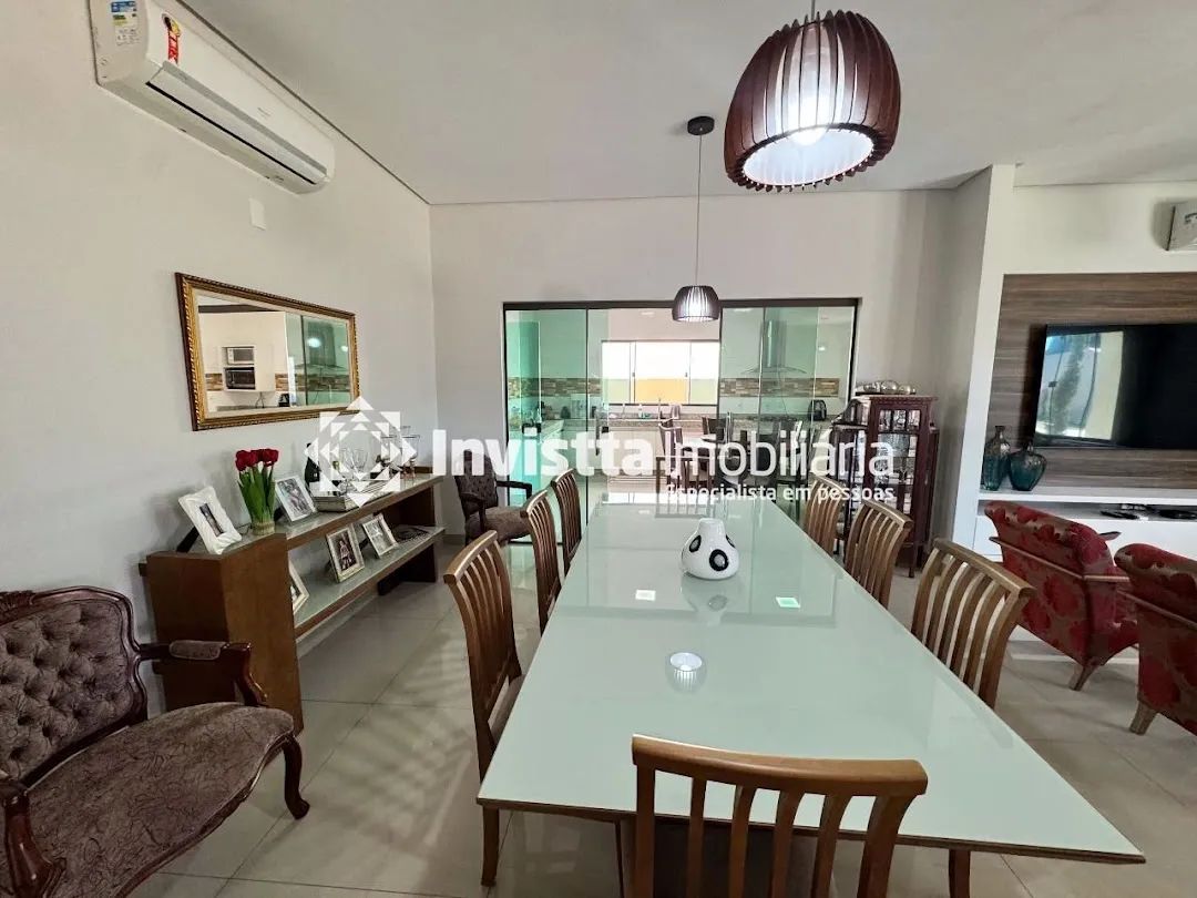 Casa alto padrão 4 suítes com piscina e área gourmet em Palmas – 810 m² construídos