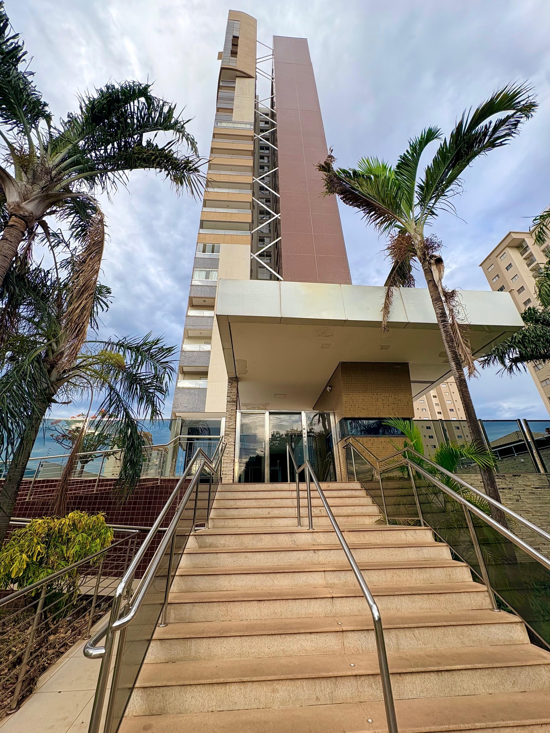 Apartamento à venda na 706 Sul com 1 suítes e sacada em Palmas - Residencial Monte Sinai