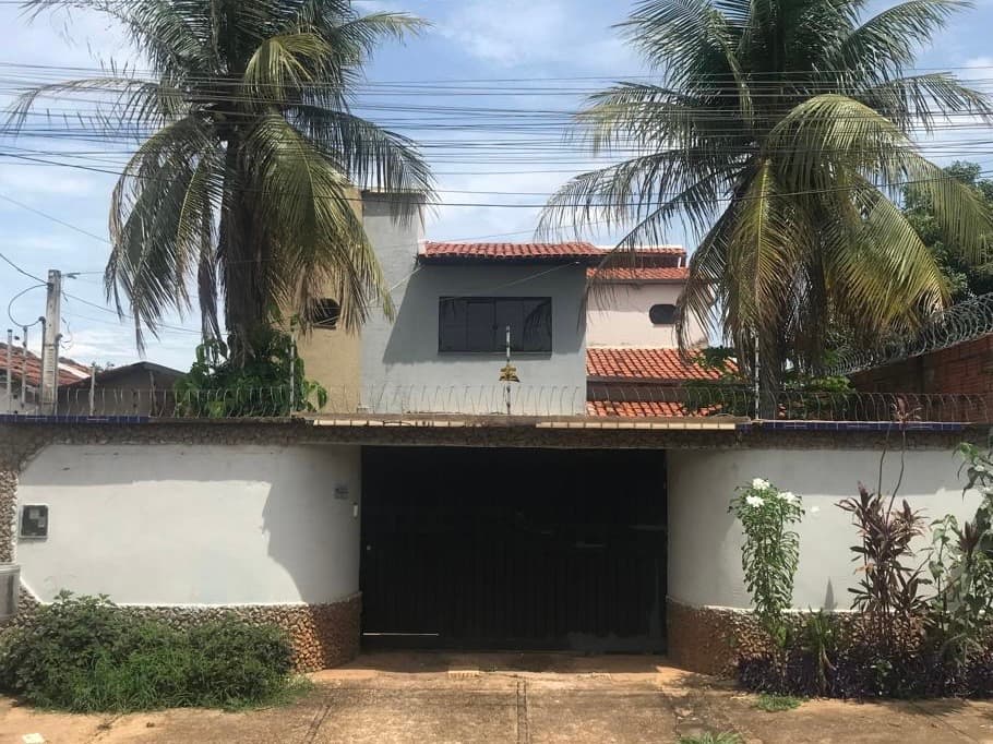 Sobrado com 7 suítes e 4 vagas à venda na 409 Norte – Palmas/TO